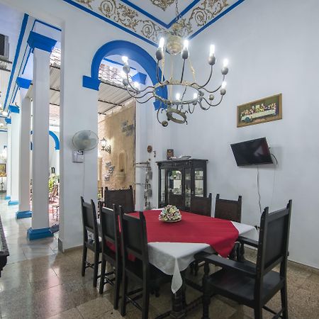 Отель Hostal Boutique Drobles Гавана Экстерьер фото